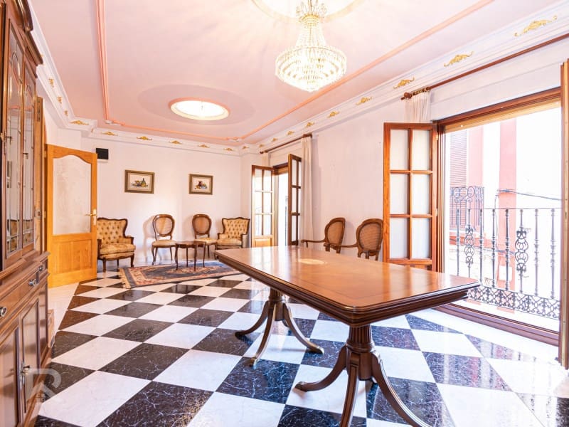 7 soveværelse Byhus til salg i Oliva med garage - € 285.000 (Ref: 8652925)