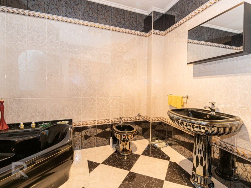 7 soveværelse Byhus til salg i Oliva med garage - € 285.000 (Ref: 8652925)