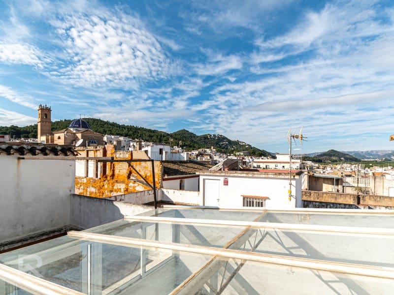 7 soveværelse Byhus til salg i Oliva med garage - € 285.000 (Ref: 8652925)