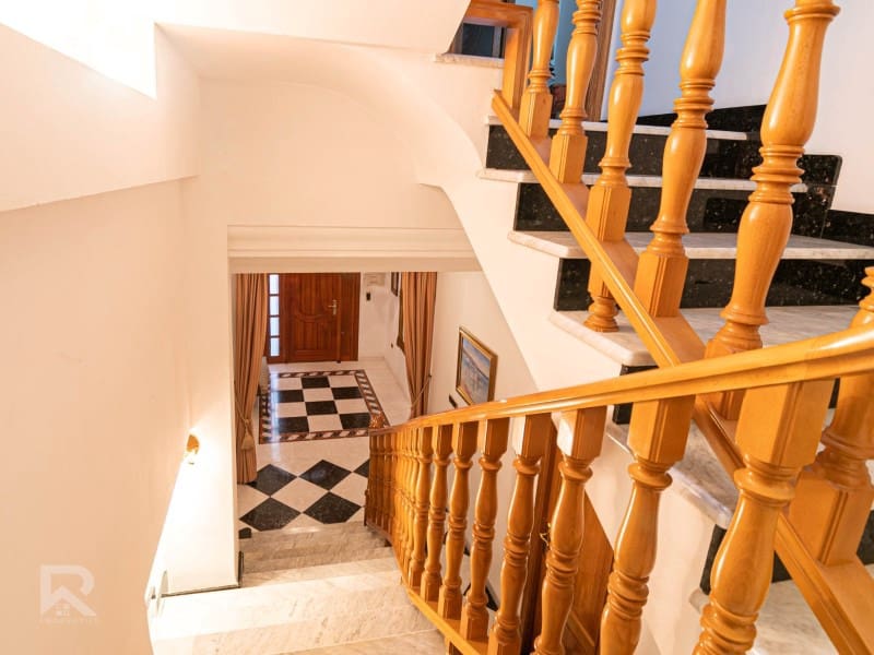 7 soveværelse Byhus til salg i Oliva med garage - € 285.000 (Ref: 8652925)