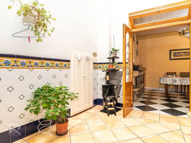 7 bedroom Townhouse for sale in Oliva Pueblo, Oliva with garage - € 285,000 (Ref: 8652925)