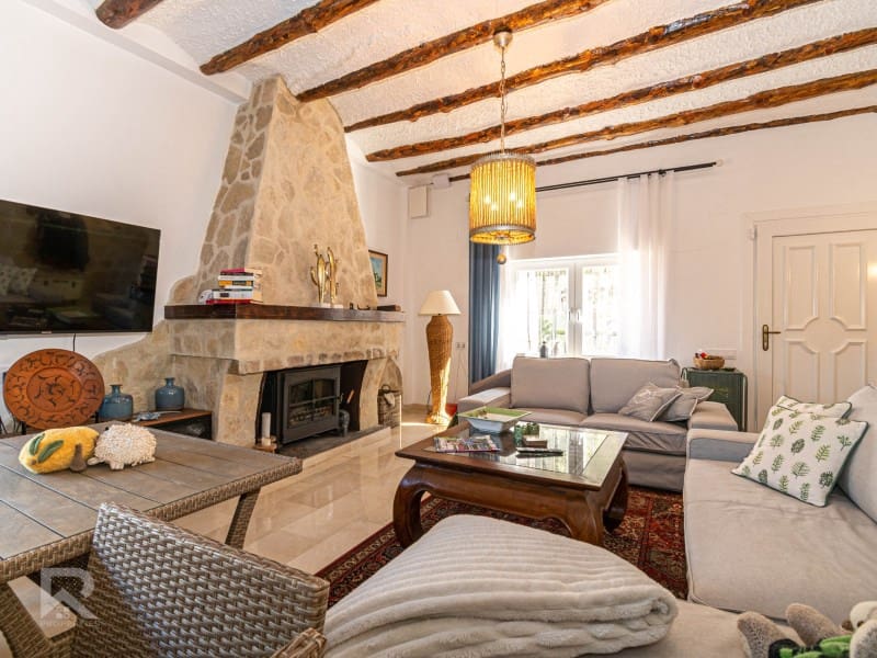 8 soveværelse Villa til salg i Simat de la Valldigna - € 550.000 (Ref: 8774015)