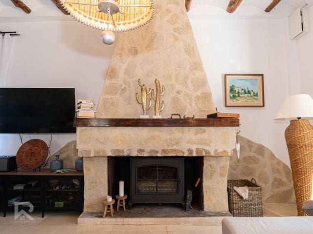 Chalet de 8 habitaciones en Simat de la Valldigna en venta - 550.000 € (Ref: 8774015)