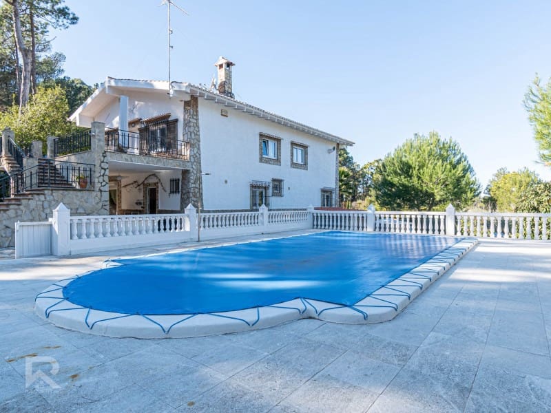 8 soveværelse Villa til salg i Simat de la Valldigna - € 550.000 (Ref: 8774015)