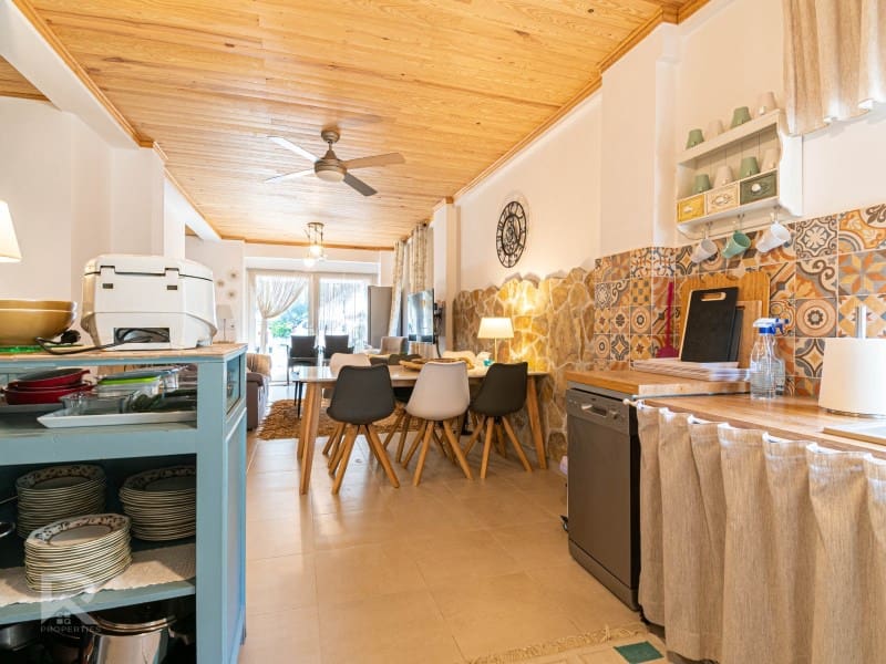 8 soveværelse Villa til salg i Simat de la Valldigna - € 550.000 (Ref: 8774015)