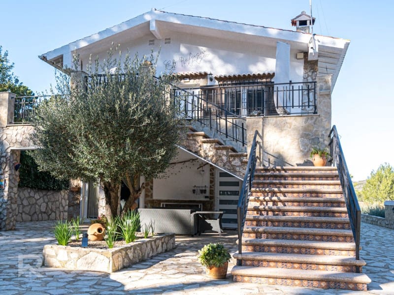 8 soveværelse Villa til salg i Simat de la Valldigna - € 550.000 (Ref: 8774015)