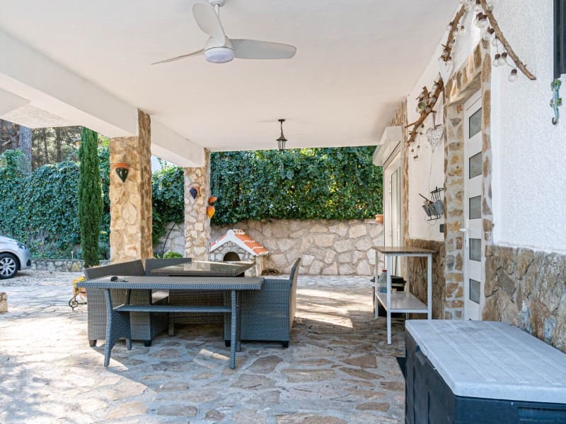 8 soveværelse Villa til salg i Simat de la Valldigna - € 550.000 (Ref: 8774015)