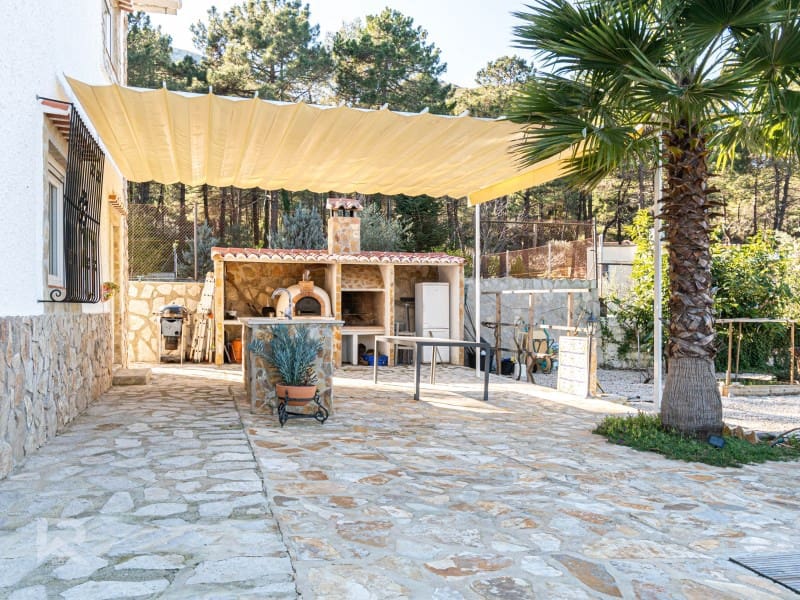 8 soveværelse Villa til salg i Simat de la Valldigna - € 550.000 (Ref: 8774015)