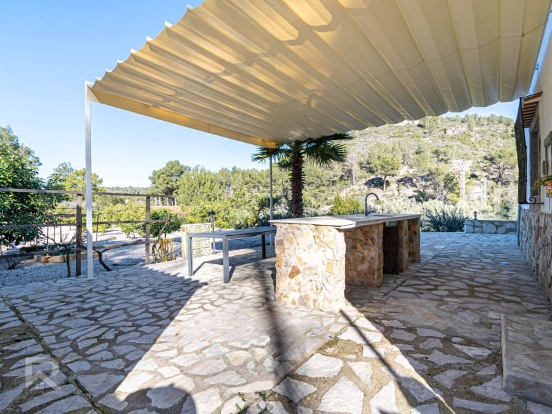 8 soveværelse Villa til salg i Simat de la Valldigna - € 550.000 (Ref: 8774015)