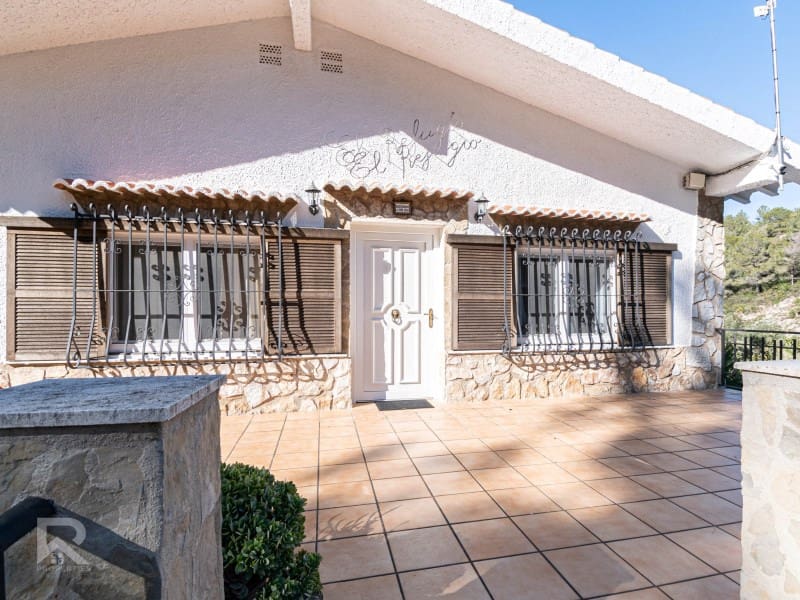 8 soveværelse Villa til salg i Simat de la Valldigna - € 550.000 (Ref: 8774015)