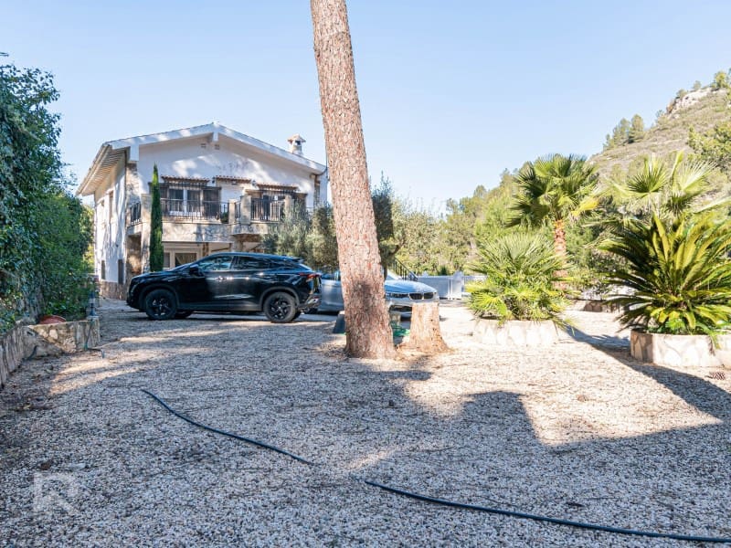 8 soveværelse Villa til salg i Simat de la Valldigna - € 550.000 (Ref: 8774015)