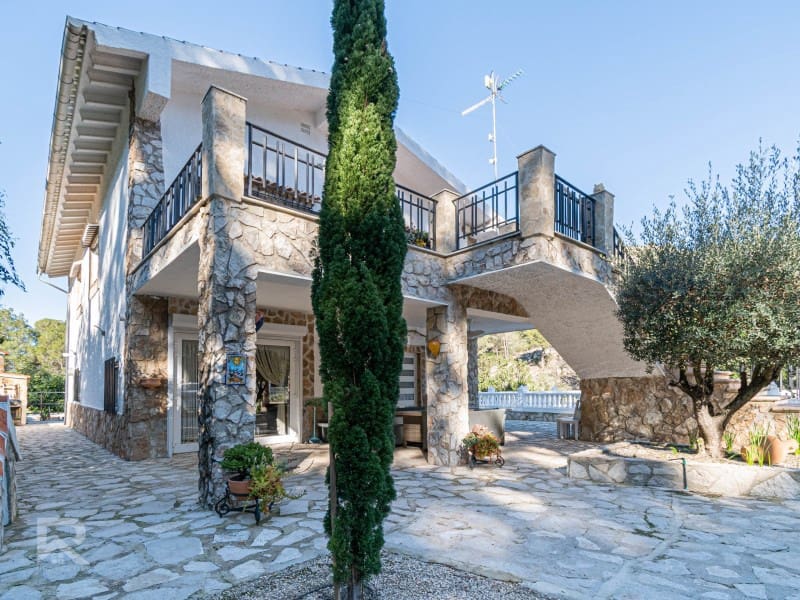 8 soveværelse Villa til salg i Simat de la Valldigna - € 550.000 (Ref: 8774015)