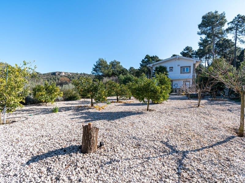 8 soveværelse Villa til salg i Simat de la Valldigna - € 550.000 (Ref: 8774015)