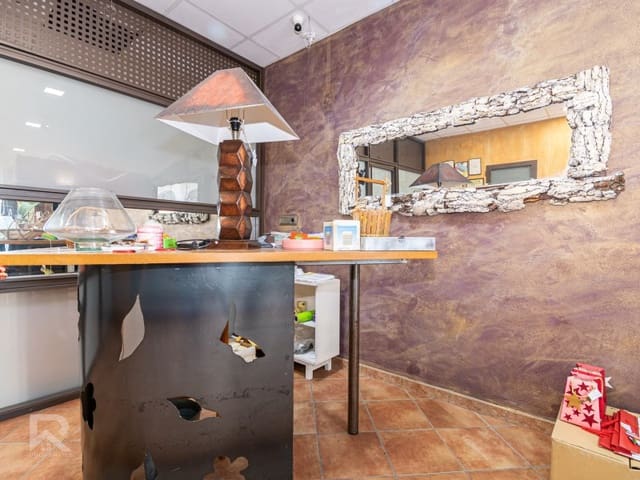 Commercial for sale in Oliva Pueblo, Oliva - € 157,000 (Ref: 9106894)