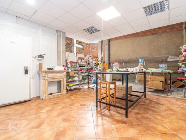 Commercial for sale in Oliva Pueblo, Oliva - € 157,000 (Ref: 9106894)