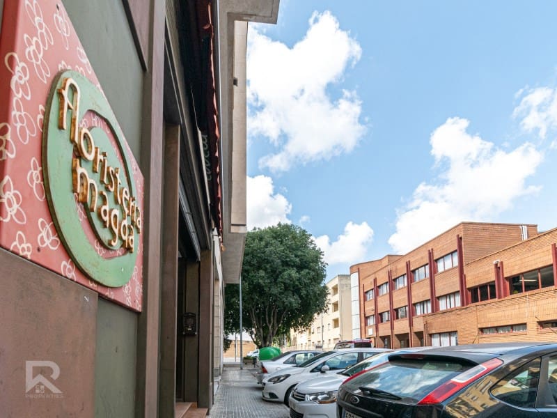 Local Commercial à vendre à Oliva - 157 000 € (Ref: 9106894)