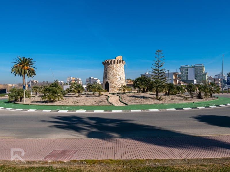 3 quarto Moradia para venda em Piles com piscina garagem - 366 000 € (Ref: 9161273)