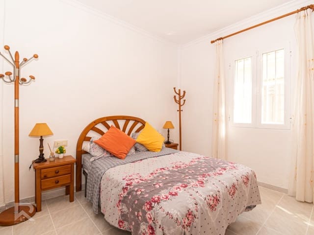 3 bedroom Villa for sale in Piles with pool garage - € 366,000 (Ref: 9161273)