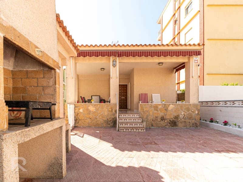 3 quarto Moradia para venda em Piles com piscina garagem - 366 000 € (Ref: 9161273)