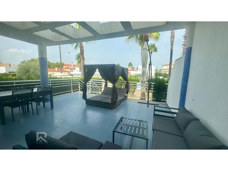 1 soveværelse Lejlighed til leje i Oliva Nova med garage - € 850 (Ref: 9218748)