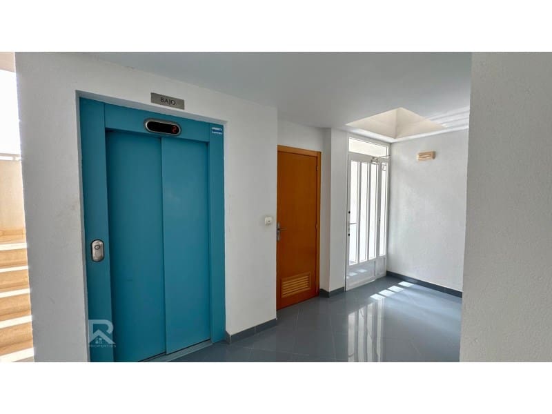 1 soveværelse Lejlighed til leje i Oliva Nova med garage - € 850 (Ref: 9218748)