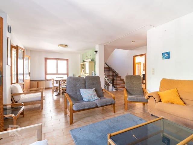 5 bedroom Villa for sale in Gandia with garage - € 520,000 (Ref: 9240041)