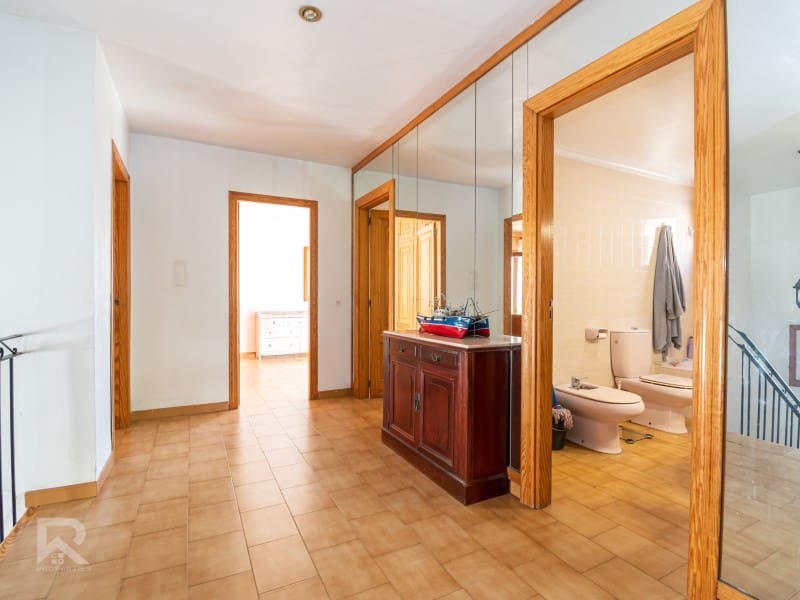 5 soveværelse Villa til salg i Gandia med garage - € 520.000 (Ref: 9240041)