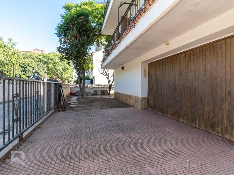 5 soveværelse Villa til salg i Gandia med garage - € 520.000 (Ref: 9240041)