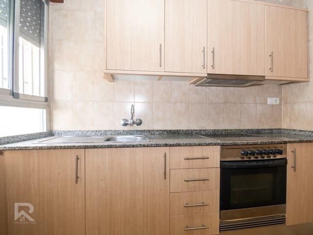 7 bedroom Townhouse for sale in Gandia - € 360,000 (Ref: 9343970)