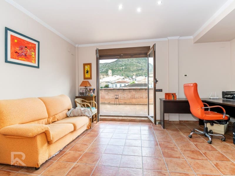 5 soveværelse Villa til salg i Terrateig med garage - € 280.000 (Ref: 9356779)