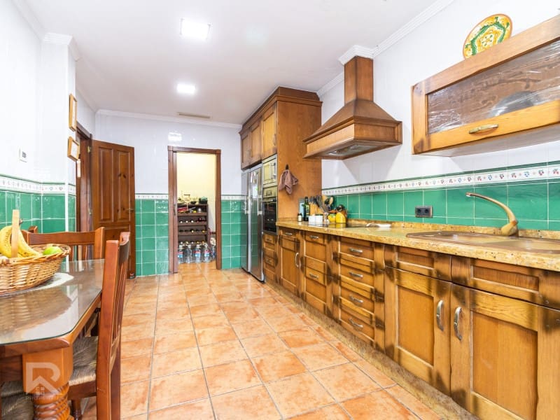 5 soveværelse Villa til salg i Terrateig med garage - € 280.000 (Ref: 9356779)