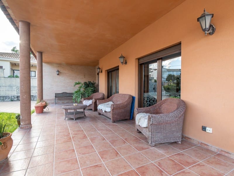 5 soveværelse Villa til salg i Terrateig med garage - € 280.000 (Ref: 9356779)