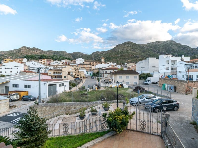 5 soveværelse Villa til salg i Terrateig med garage - € 280.000 (Ref: 9356779)