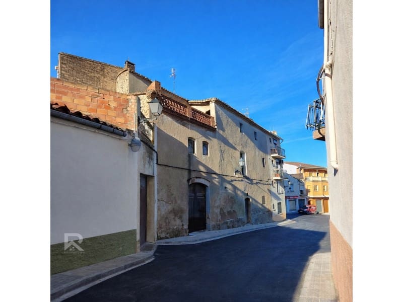 Raunio myytävänä paikassa Montichelvo - 55 000 € (Ref: 9534050)