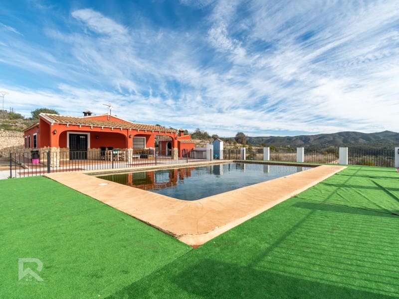 3 chambre Villa/Maison à vendre à Llutxent avec garage - 295 000 € (Ref: 9578775)