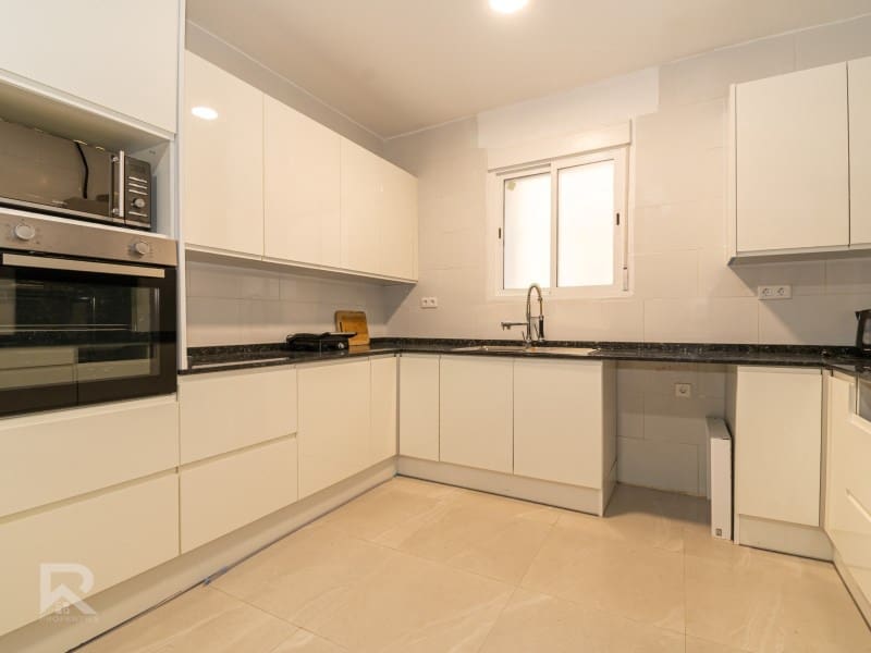 6 makuuhuone Omakotitalo myytävänä paikassa Llocnou de Sant Jeroni - 189 000 € (Ref: 9578776)