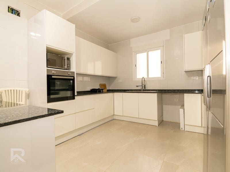 6 makuuhuone Omakotitalo myytävänä paikassa Llocnou de Sant Jeroni - 189 000 € (Ref: 9578776)