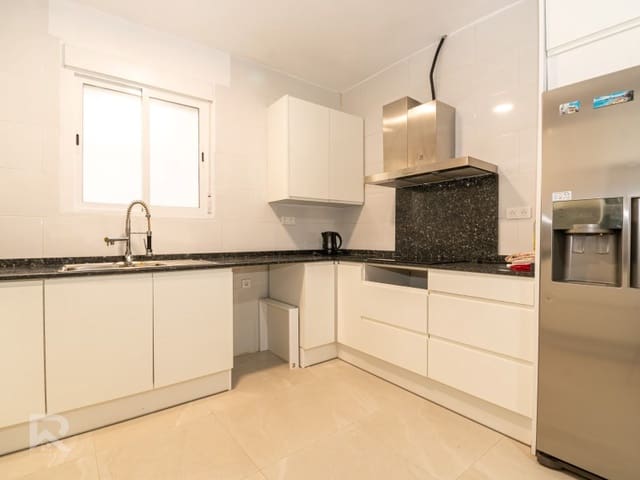 6 makuuhuone Omakotitalo myytävänä paikassa Llocnou de Sant Jeroni - 189 000 € (Ref: 9578776)