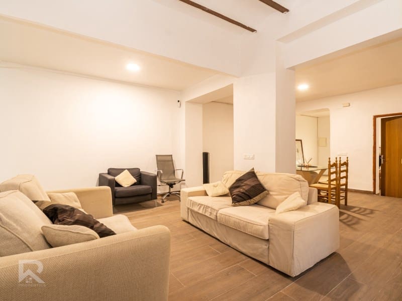 6 makuuhuone Omakotitalo myytävänä paikassa Llocnou de Sant Jeroni - 189 000 € (Ref: 9578776)