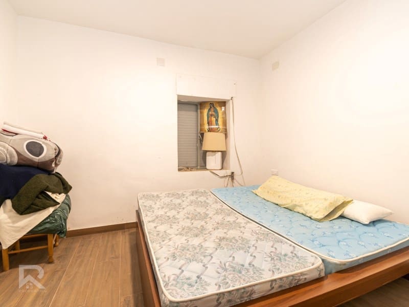 6 makuuhuone Omakotitalo myytävänä paikassa Llocnou de Sant Jeroni - 189 000 € (Ref: 9578776)