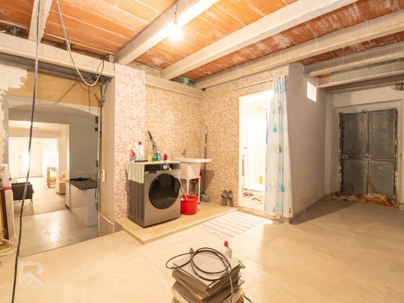 6 makuuhuone Omakotitalo myytävänä paikassa Llocnou de Sant Jeroni - 189 000 € (Ref: 9578776)