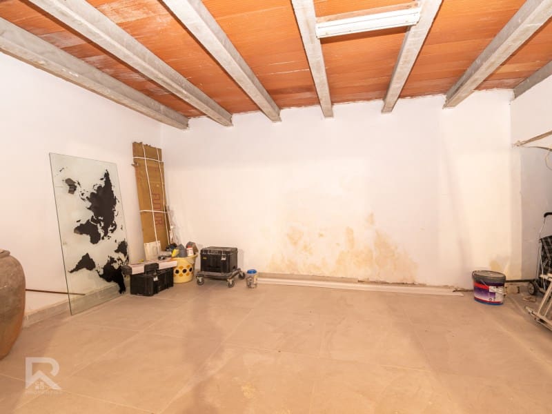 6 makuuhuone Omakotitalo myytävänä paikassa Llocnou de Sant Jeroni - 189 000 € (Ref: 9578776)