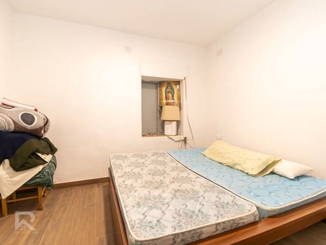 6 makuuhuone Omakotitalo myytävänä paikassa Llocnou de Sant Jeroni - 189 000 € (Ref: 9578776)