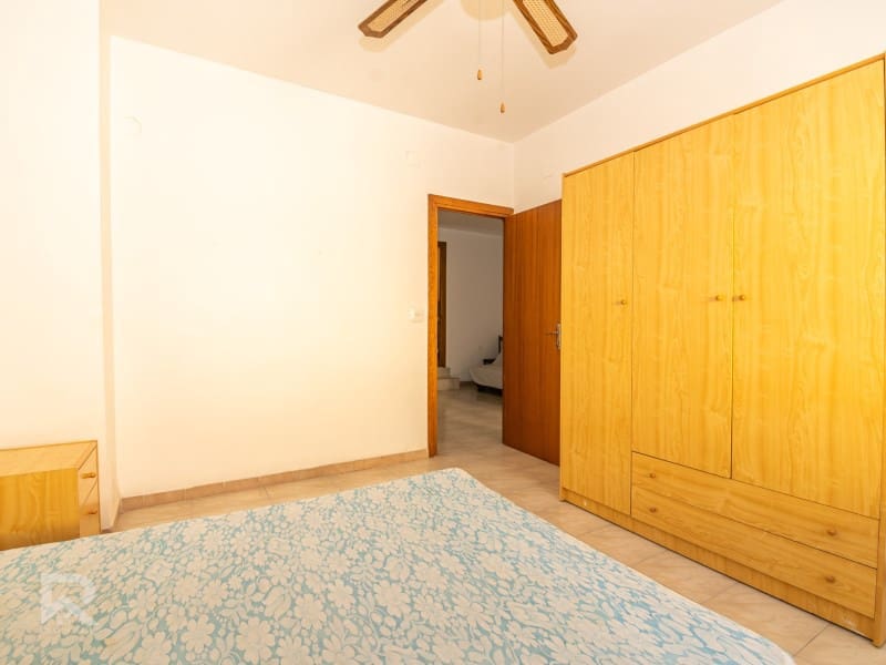 6 makuuhuone Omakotitalo myytävänä paikassa Llocnou de Sant Jeroni - 189 000 € (Ref: 9578776)