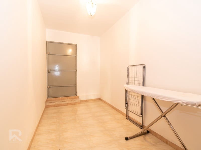 6 makuuhuone Omakotitalo myytävänä paikassa Llocnou de Sant Jeroni - 189 000 € (Ref: 9578776)