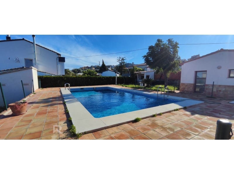 4 chambre Villa/Maison à vendre à La Font d'En Carros avec garage - 600 000 € (Ref: 9608143)