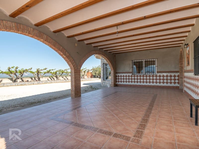 13 sypialnia Willa na sprzedaż w Llutxent z garażem - 485 000 € (Ref: 9784539)