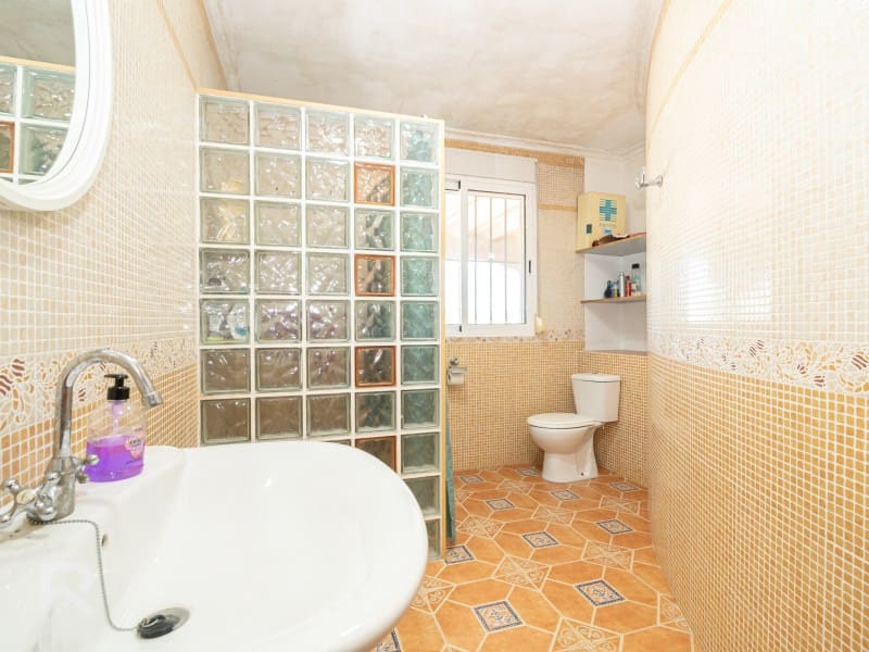 13 sypialnia Willa na sprzedaż w Llutxent z garażem - 485 000 € (Ref: 9784539)