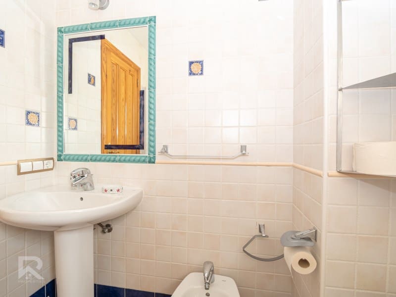 5 bedroom Villa for sale in Villalonga with garage - € 270,000 (Ref: 9840319)
