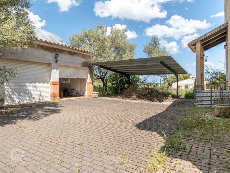5 bedroom Villa for sale in Villalonga with garage - € 270,000 (Ref: 9840319)